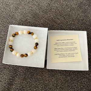 Gorgeous stone bracelet